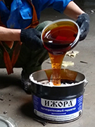 Полиуретановый герметик ИЖОРА® «Зимний» 12,5 кг RAL 4009